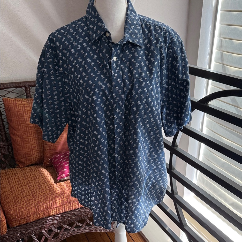 Men's Navy Blue Short-Sleeve Button-Up Shirt